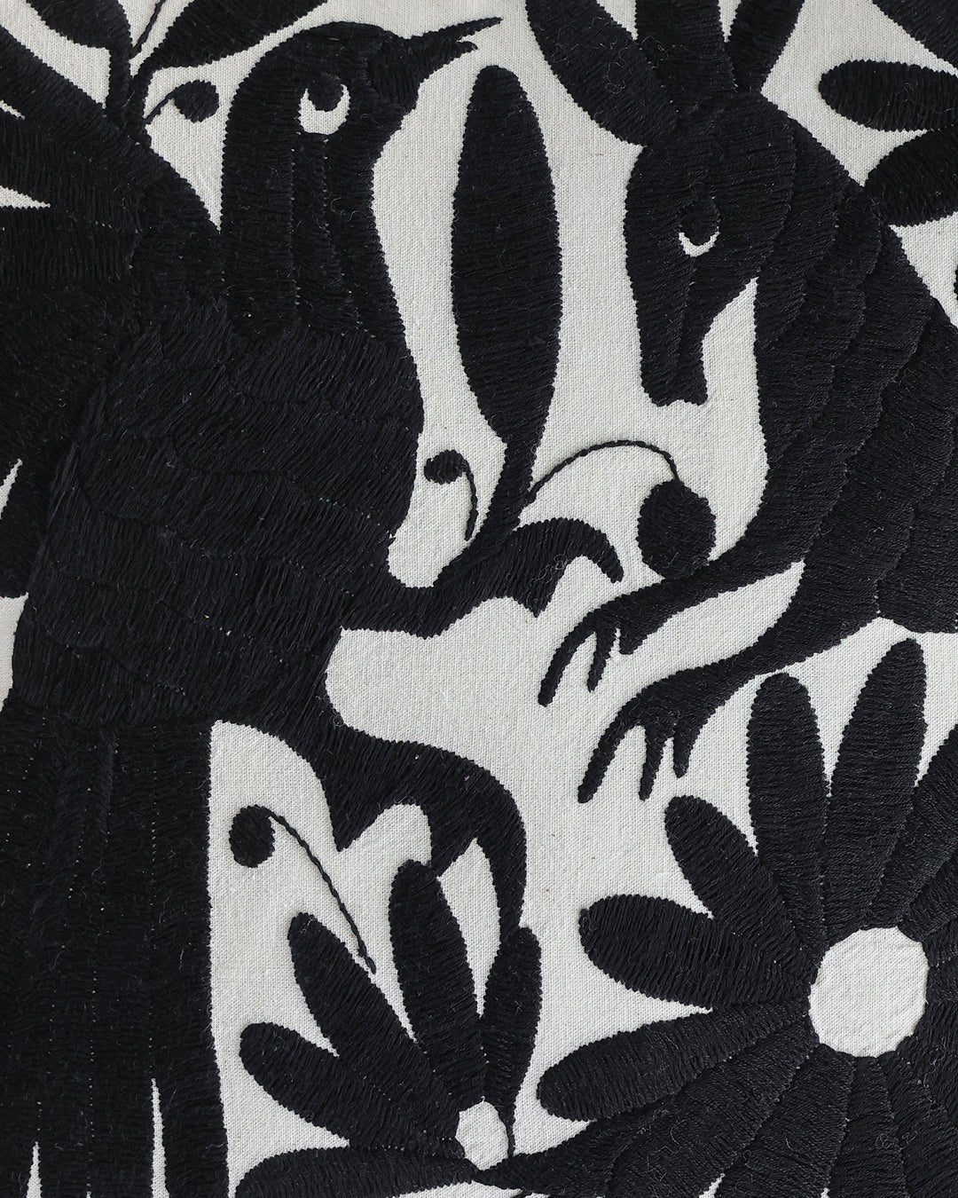 B’o / Azabache - Funda para Cojín Negro Otomi