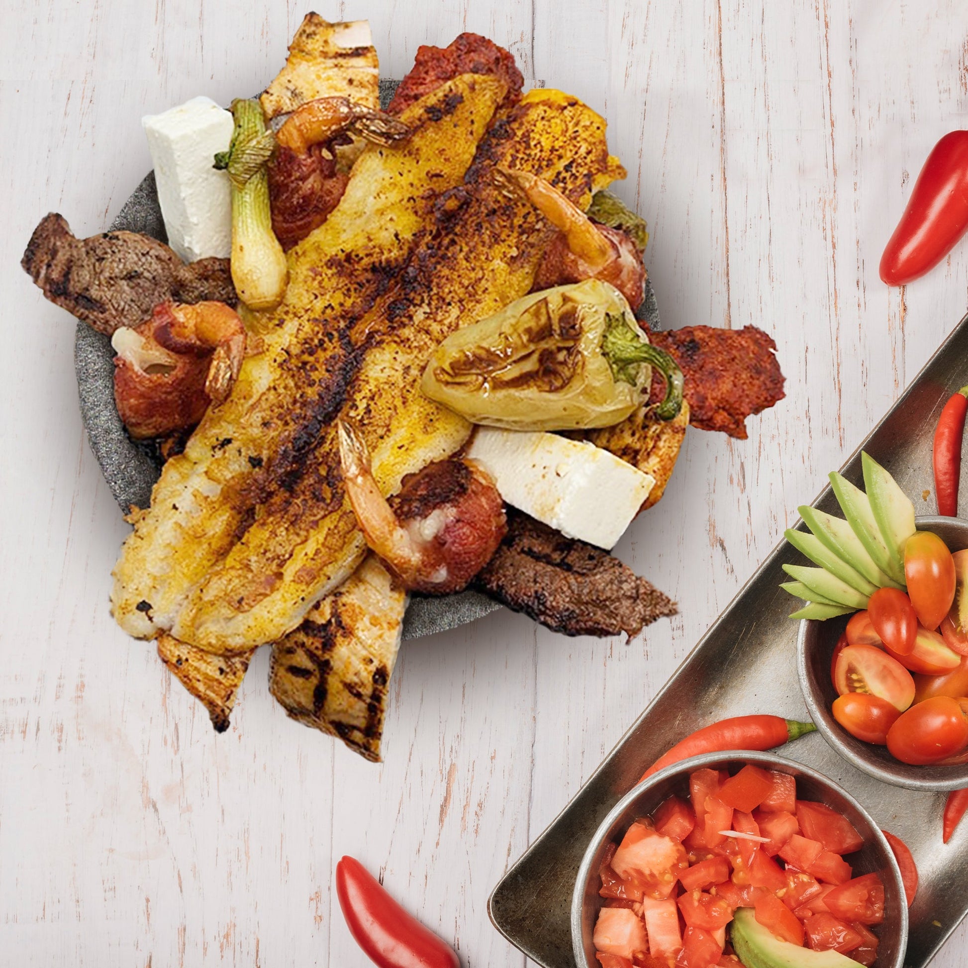 Kit Molcajete de Piedra Volcánica Basalto y Tabla de protección - poro cerrado. - Axcento - Mexican Designs